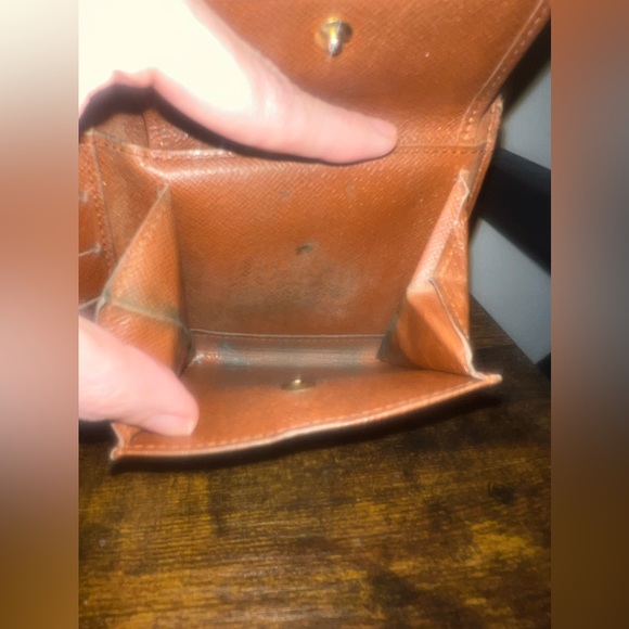 Louis Vuitton Men’s Monogram Bi-Fold Wallet - Picture 6 of 16